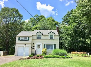 223 Delacy Dr, North Plainfield, NJ 07060