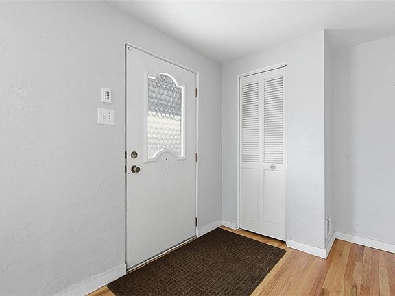 5th image of 2340 Wolford St