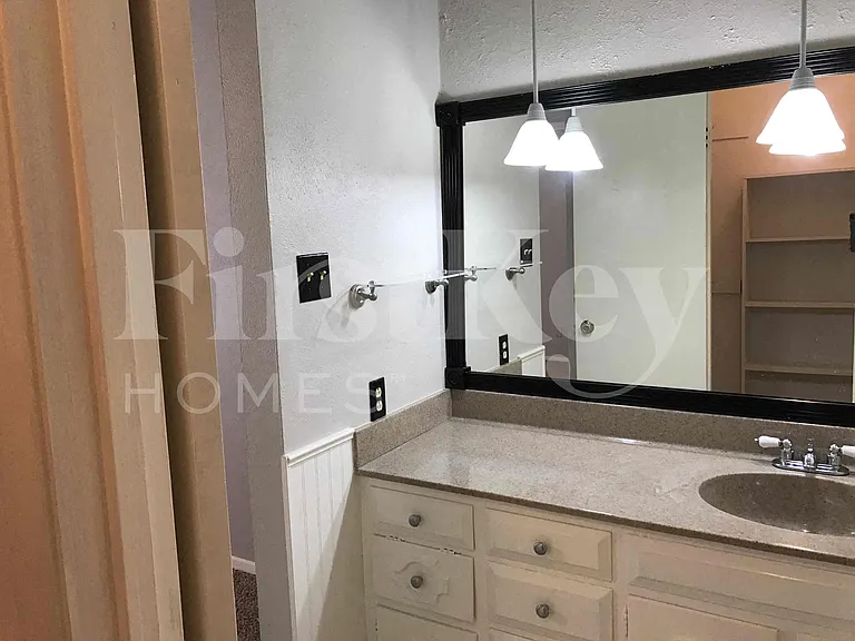 2710 Peachtree Ln — Photo 52