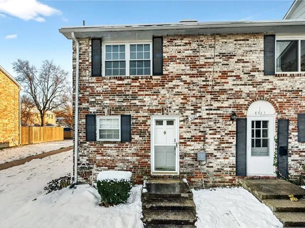 8347 Mackey St, Overland Park, KS 66212