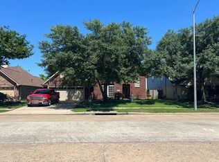11038 Mesquite Dr, La Porte, TX 77571