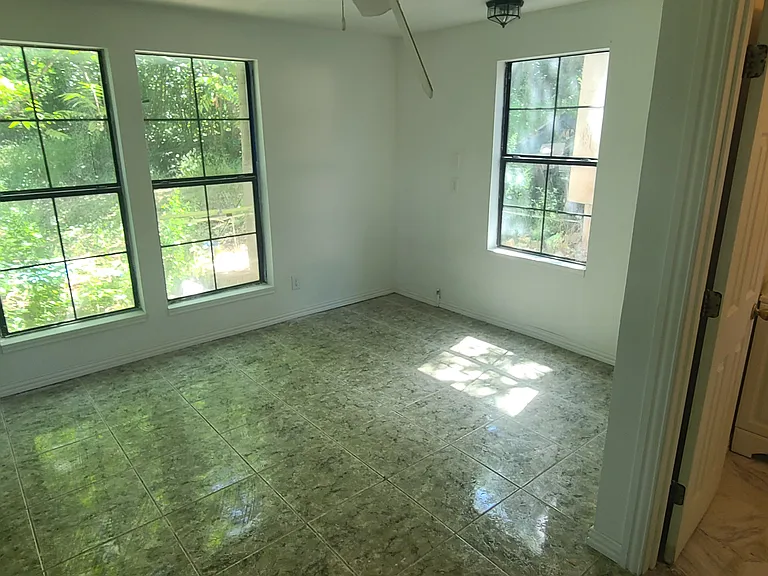917 W Clarendon Dr — Photo 9