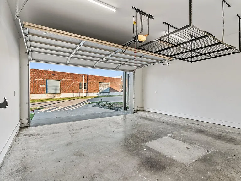 3802 Commerce St — Photo 45