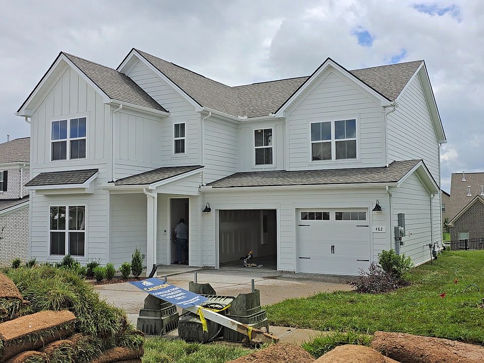 1st image of 482 Carriage House Ln