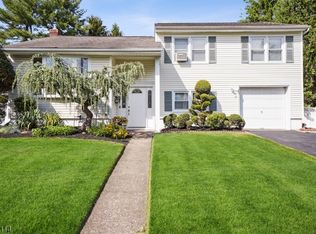 16 Briar Hills Cir, Springfield, NJ 07081