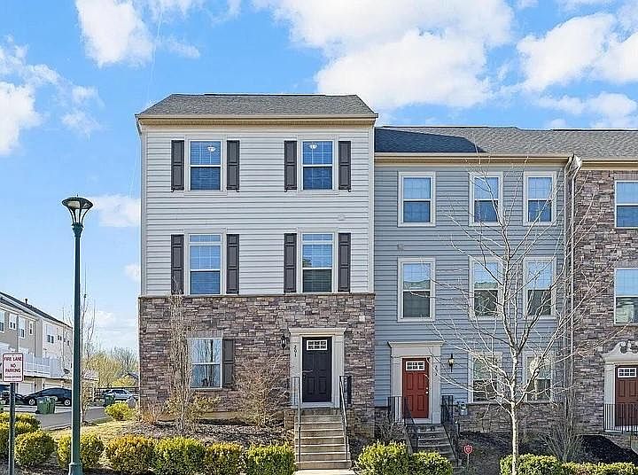 1st image of 201 Freesia Ln