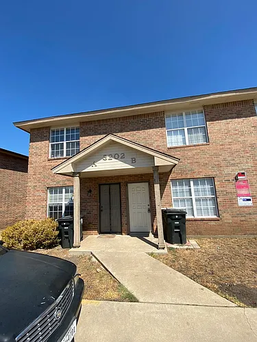 3202 Hereford Ln Photo 1