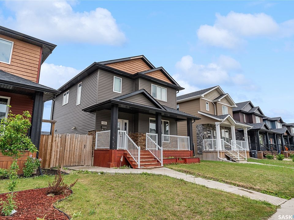 1st image of 526 Maple Crescent
