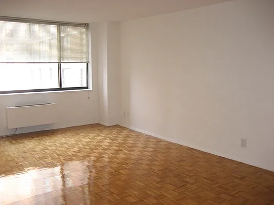 Rented by Realty Operations Group | media 9