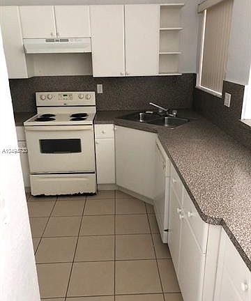4th image of 620 SW 7th Ter #0