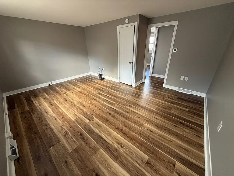 210 Hill St — Photo 6