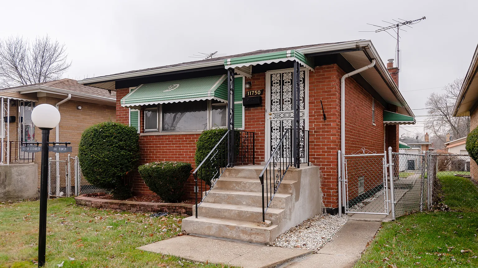 11750 S Elizabeth St photo 1