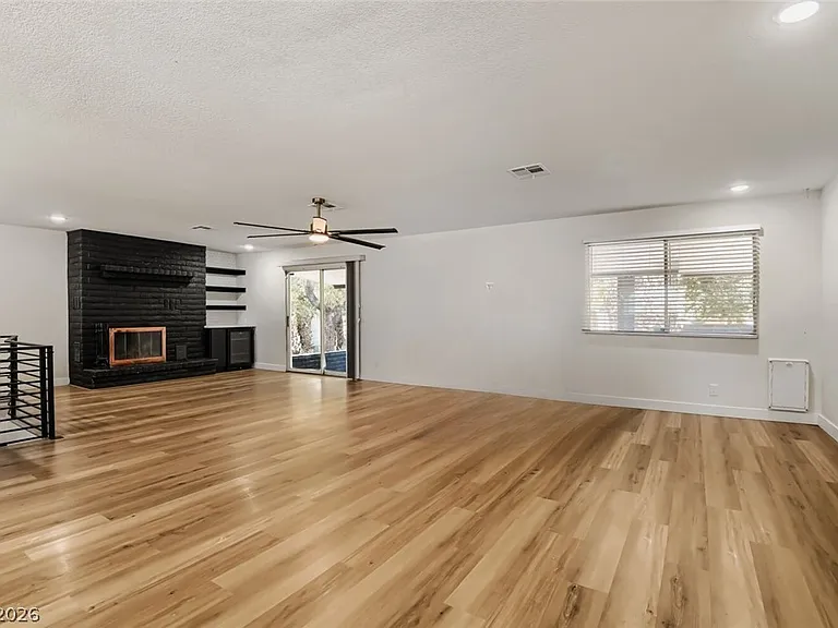 5631 Gilbert Ln — Photo 11