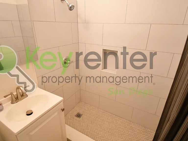 4580 33rd St #2 — Photo 2