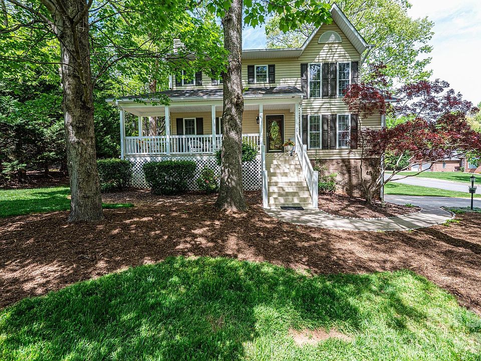 1st image of 600 17th Avenue Dr SE