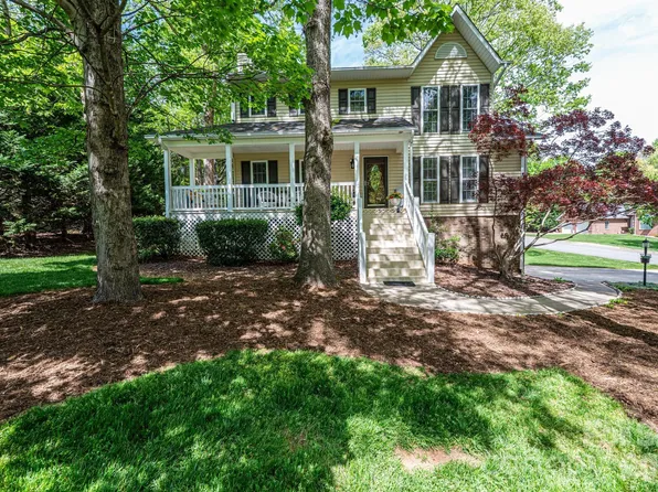 600 17th Avenue Dr SE, Hickory, NC 28602