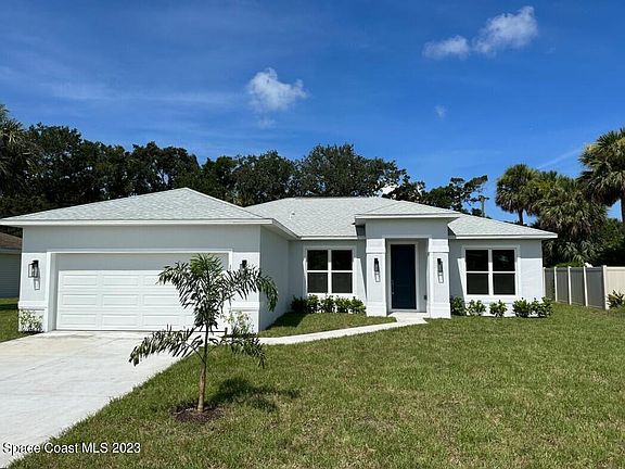 2nd image of 918 Algardi St SE