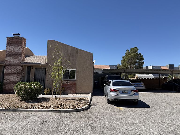 4265 Rollingstone Dr, Las Vegas, NV