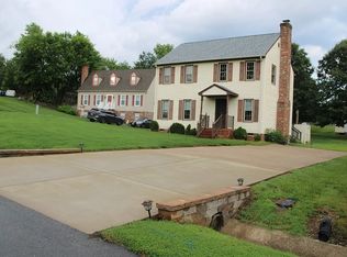 8310 Banshire Ct, Mechanicsville, VA 23111