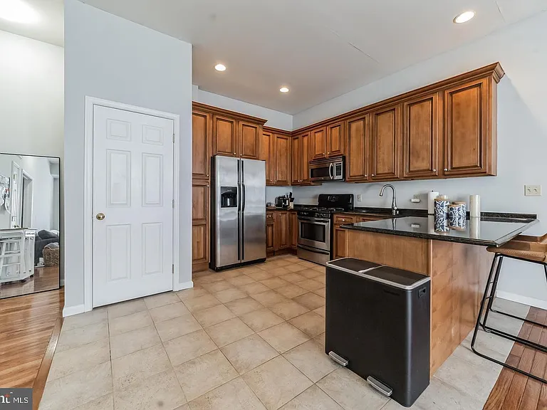128 South St #2R — Photo 4