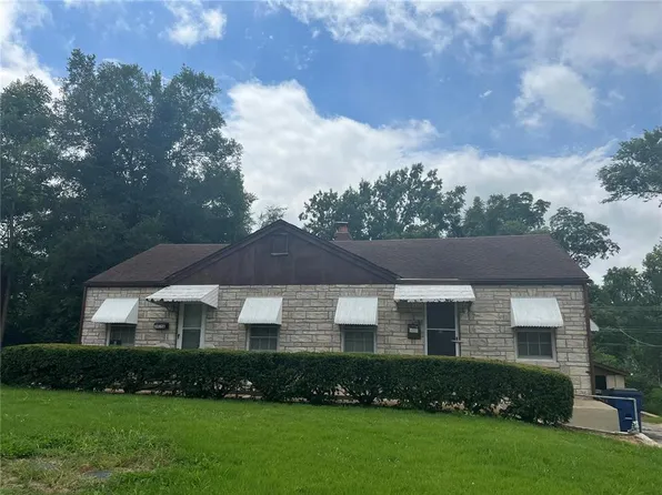 3415 Saint Mark Ln, Saint Ann, MO 63074