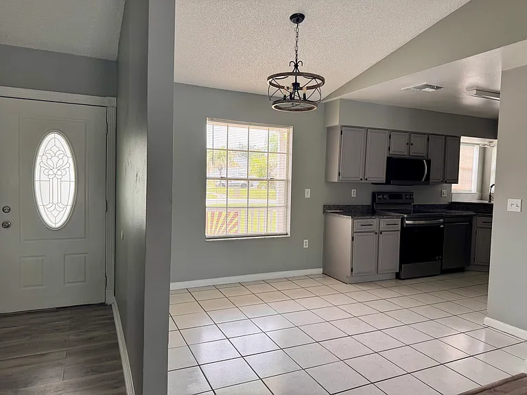 4125 E Vista Ct — Photo 2