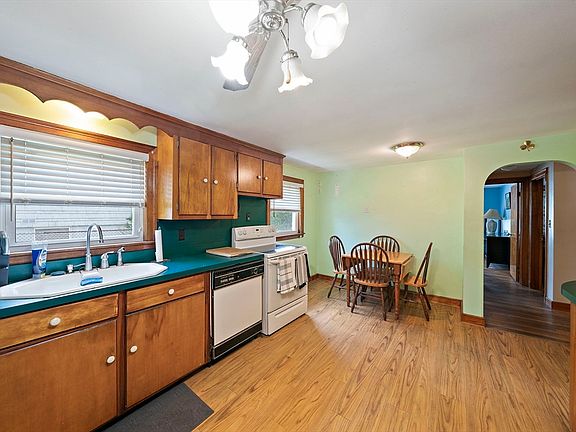 4th image of 56 Dayton St
