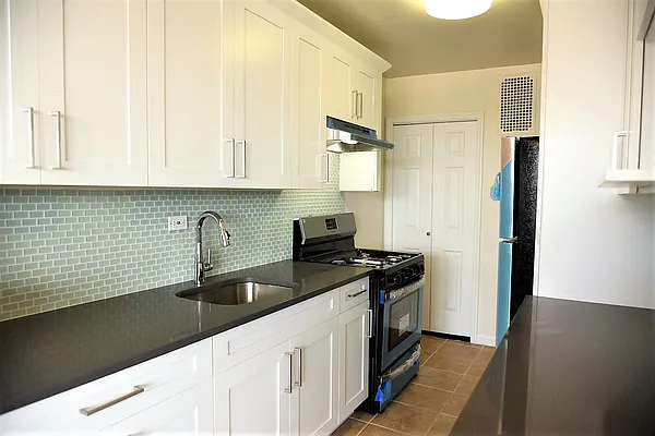 Rented by Living Room NY Corp | media 11