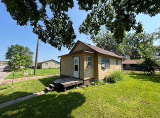 313 S 10th St, Aberdeen City, SD 57401