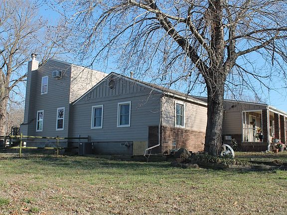 4th image of 2835 S Main St