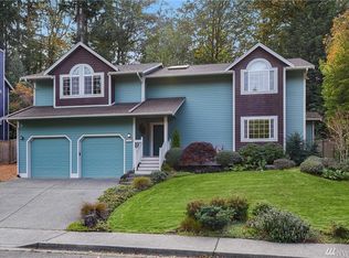 733 Klickitat Pl NE, Bainbridge Island, WA 98110
