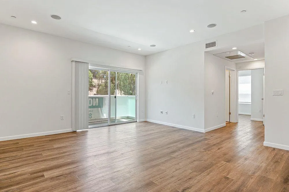 2 bed, 1000 sqft, $2,695 — Photo 1