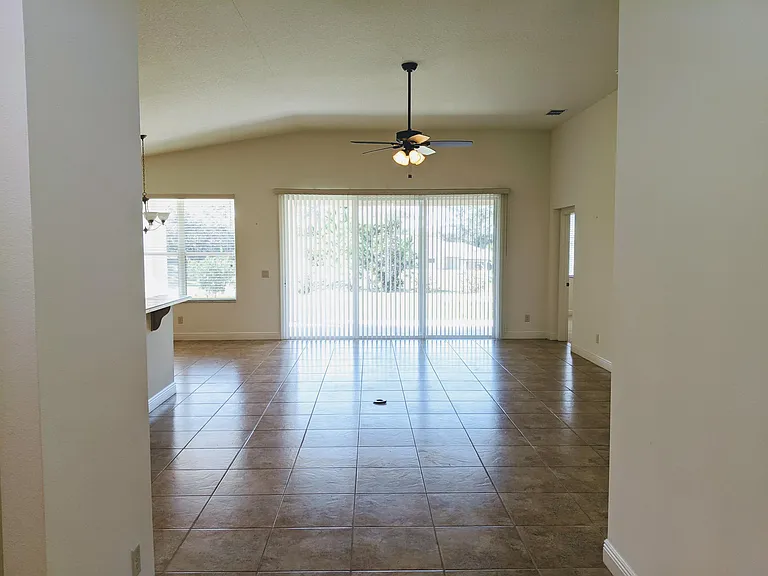 1882 W Angelica Loop — Photo 3