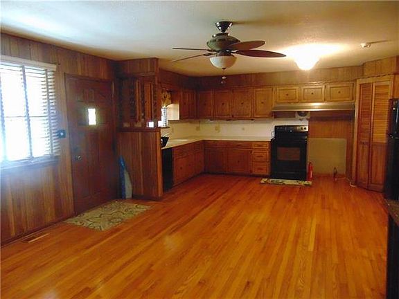 5th image of 11314 E Park St