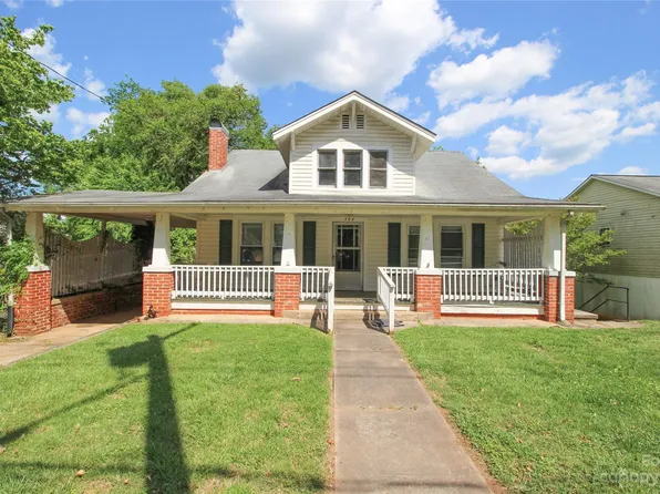 204 Rockyford St, Morganton, NC 28655