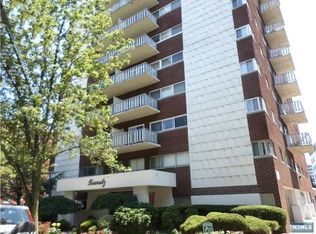 2180 Center Ave APT 1A, Fort Lee, NJ 07024