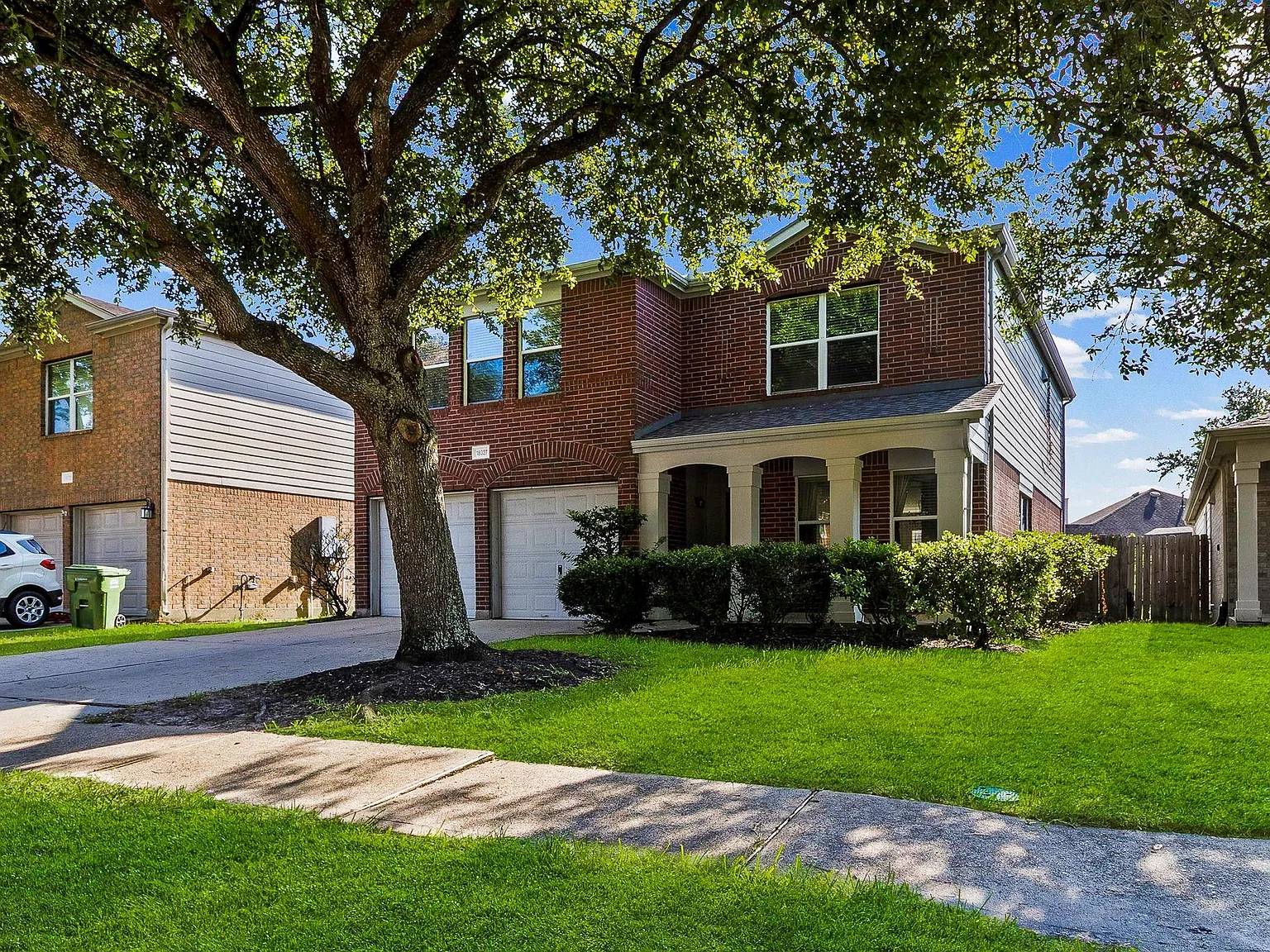 3 bed, 2.5 bath, 2495 sqft, $2,200 — Photo 3