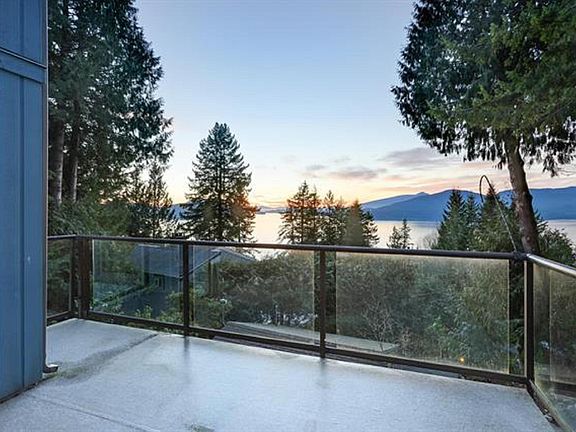 3rd image of 445 Mountain Dr