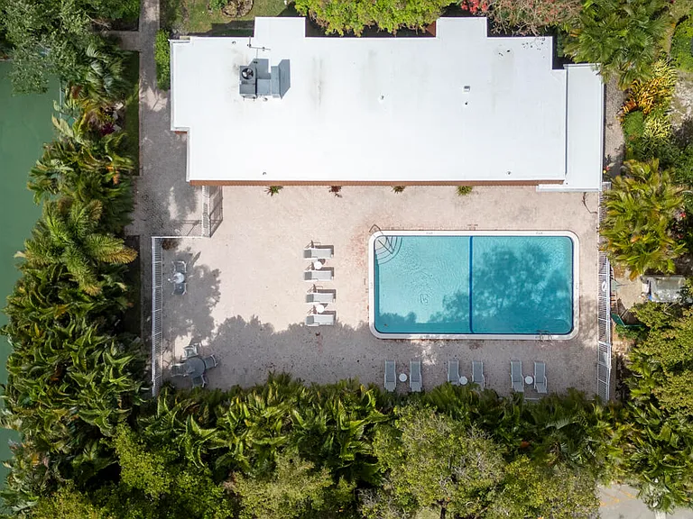 720 E Coco Plum Cir #5 — Photo 42