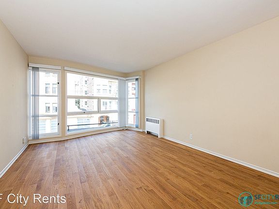 3rd image of 1685 Chestnut St #103