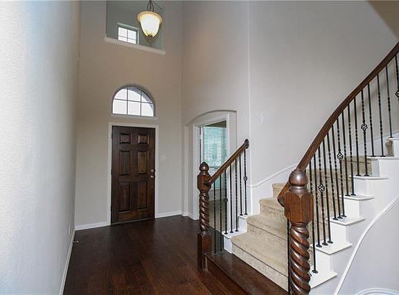 2nd image of 2604 Cole Castle Dr