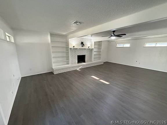 5th image of 204 E Bass Ave