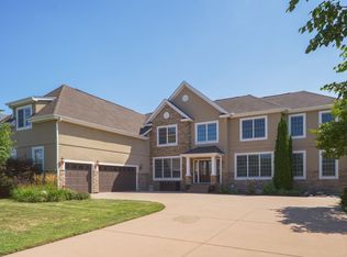 16299 Stemmer Ridge Rd NW, Shakopee, MN 55379