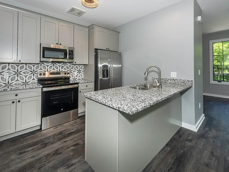 5399 Plymouth Rd — Photo 12
