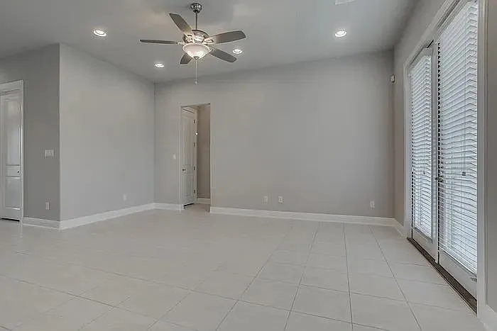 4655 Katherine Dr — Photo 5