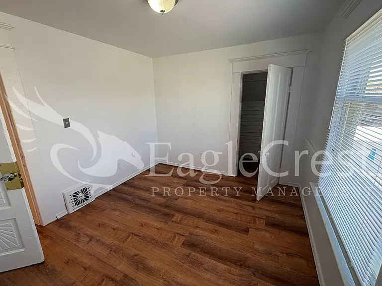 706 S College Ave — Photo 58