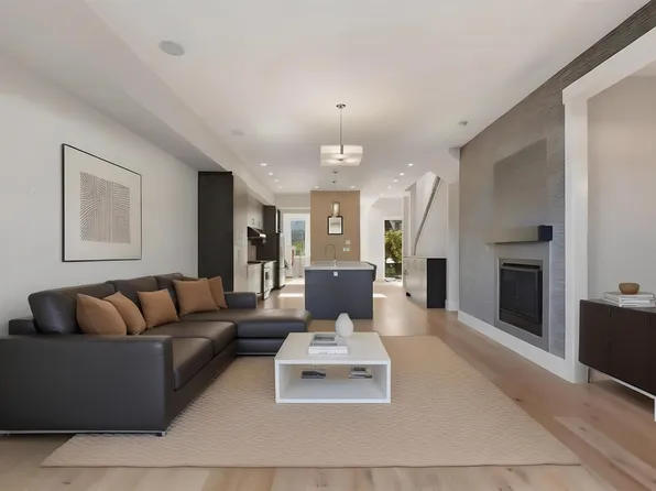 15871 28th Ave, Surrey, BC V3Z 0E5