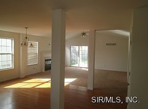 3rd image of 609 Moorland Cir