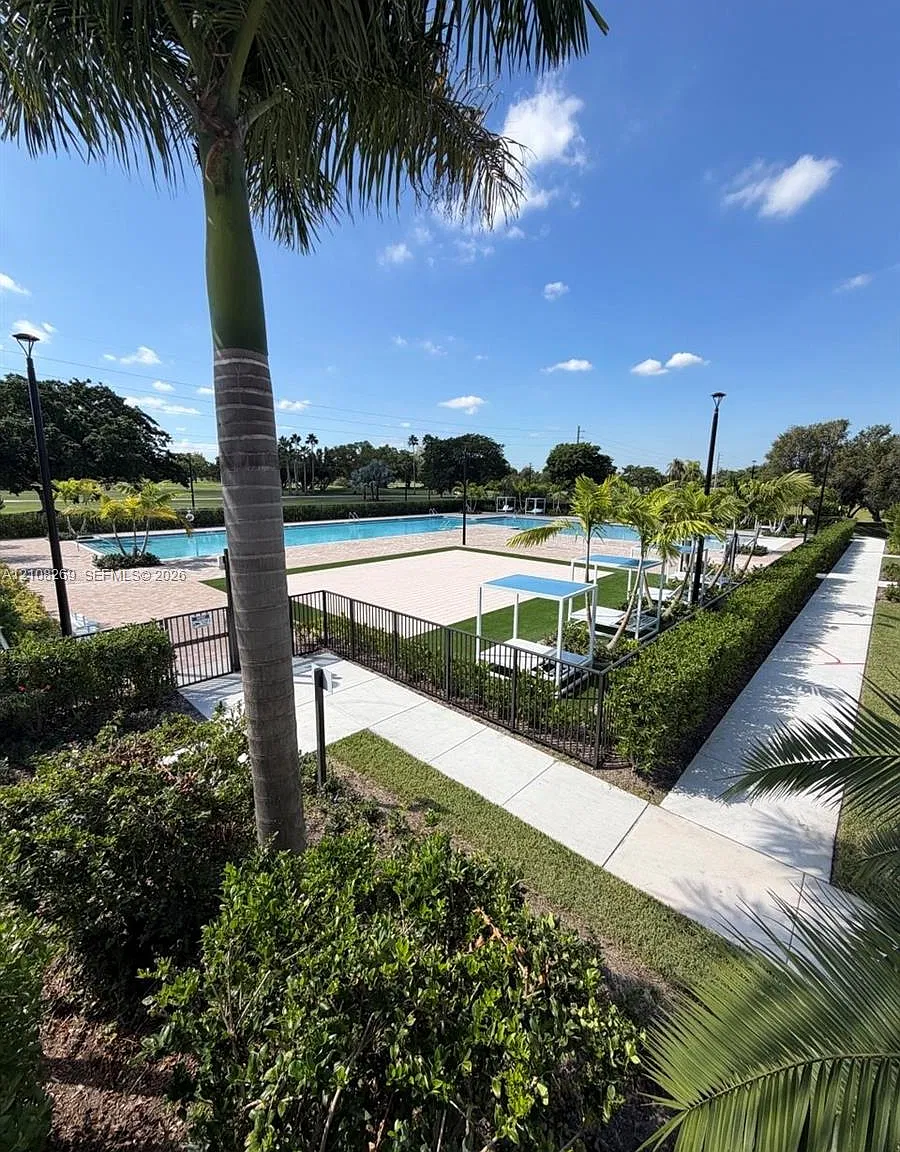 3 bed, 2.5 bath, $2,550 — Photo 1
