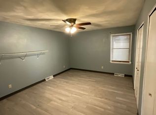 2300 Austin Dr, Springfield, IL 62704